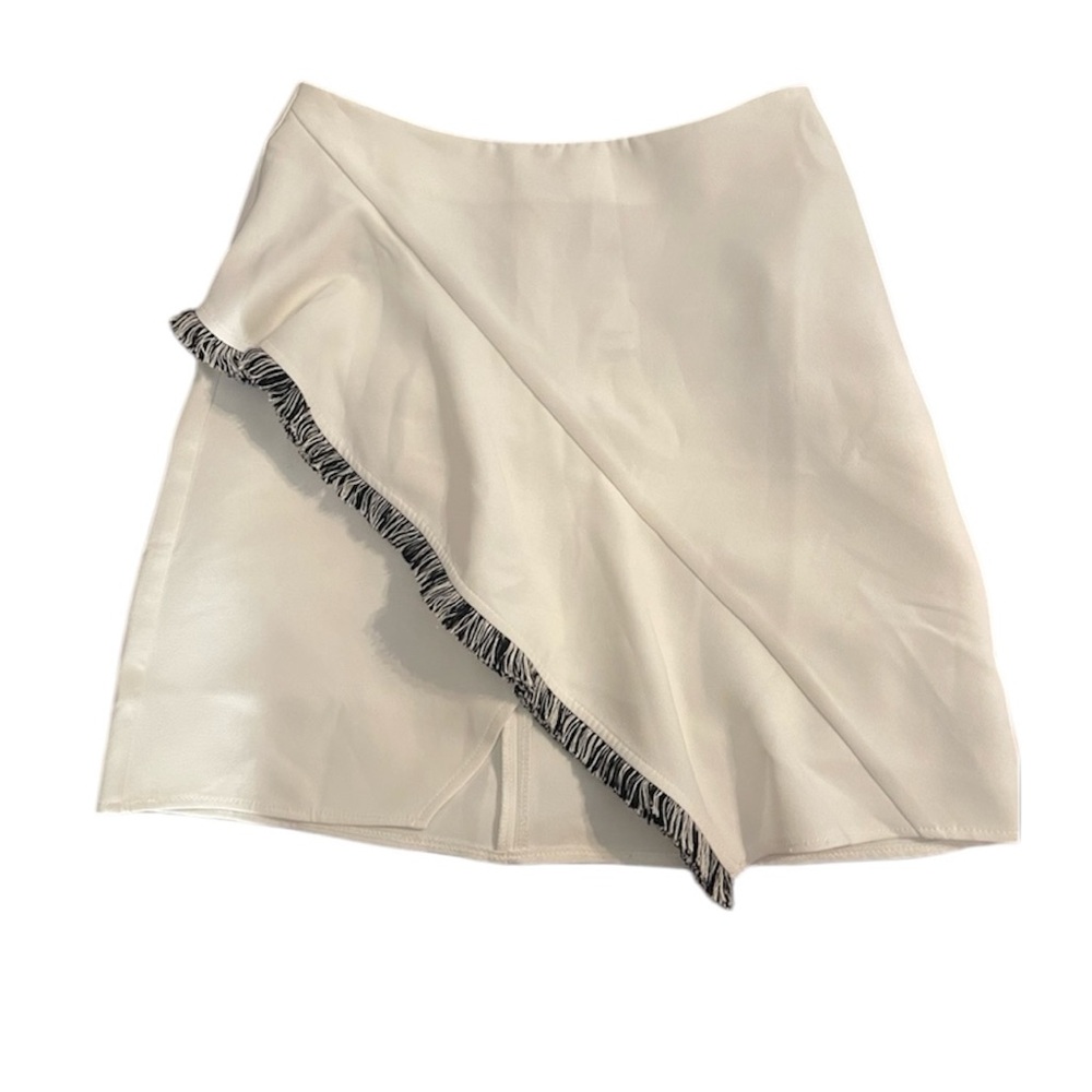 NWT ASOS Wrap Style A-Line White Skirt with Black & White Fringe Detail Size 4